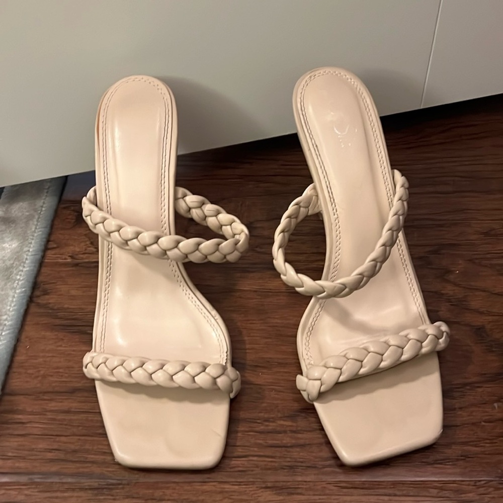 Cute strappy tan heels